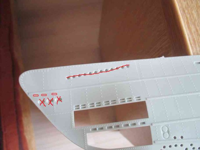 носовые шпигаты, которое надо заделать.jpg