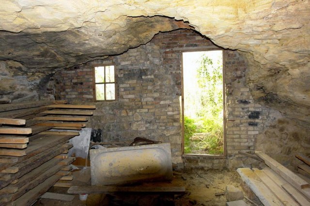 12 Геогиевский монастырь пещера.jpg