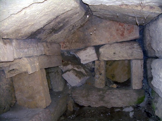 016 Интерьер склепа.jpg