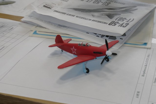 Младшая группа. М 1-72. Як-3. Автор - Нартов Дмитритй.JPG