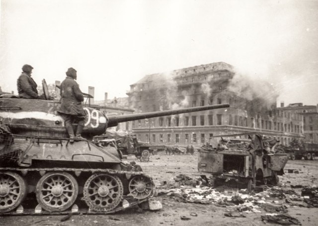 russes-berlin-1945-3f.jpg