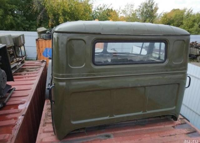 Kabina-Urala-4320-vid-szadi-700x500.jpg