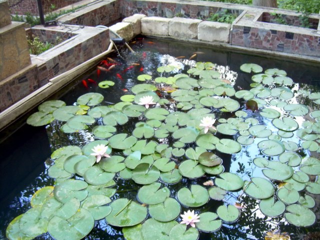 48 Монастырский дворик.jpg