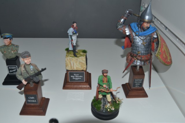 Бюсты работы Соломянко А.С ф.2.JPG