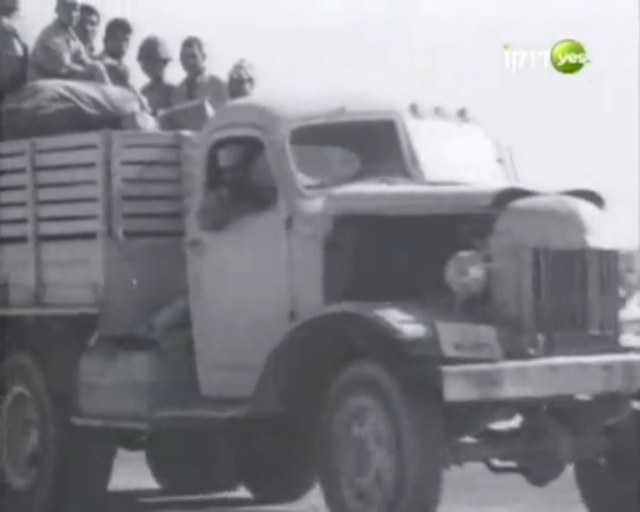 разбитый ЗиС Египет.jpg