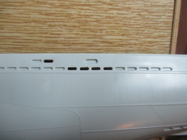 недостающие кормовые шпигаты прорезаны.jpg