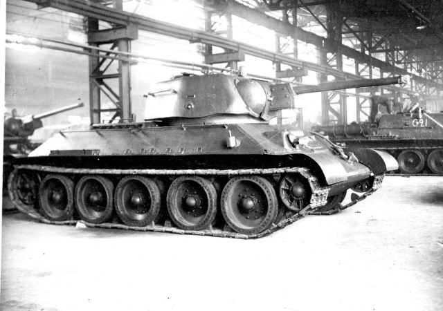 Т-34_УЗТМ_Ш_42_005.jpg
