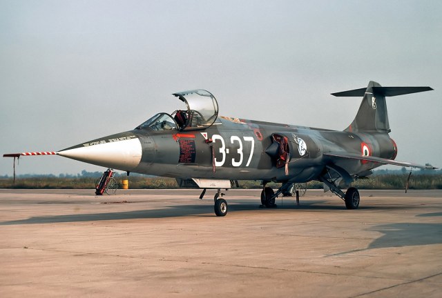 F104s.jpg