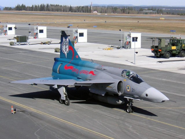 vig3-SAAB-Viggen-SF37-Akktu-Stakki.jpg