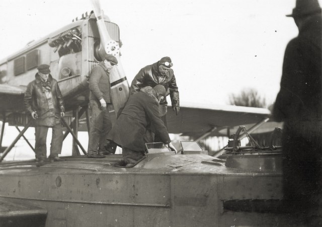 D-8 patrouillevliegbo.jpg