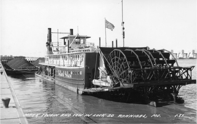 TowboatMarkTwainInLock.jpg