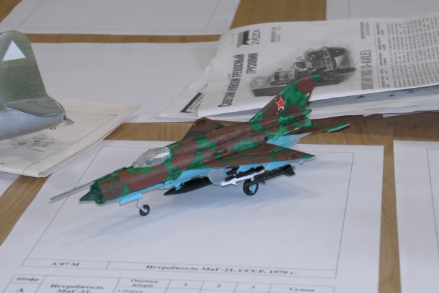 М 1-72. МиГ-21СМТ, автор - Дюдюн Глеб (первая модель).JPG