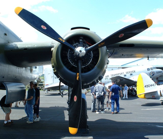 b25_engine3.jpg