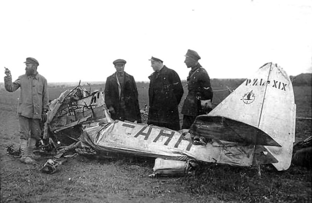 PZL-XIX_SP-AHH_wrak.jpg.768fb5fce674718d987b1fac5815ef2e.jpg