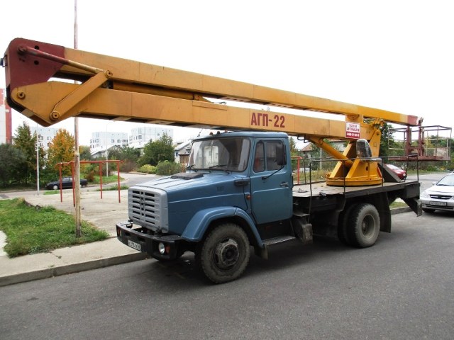 Коленчатая автовышка АГП-22 на базе ЗиЛ.Жукова. Сентябрь 2016 (3).JPG