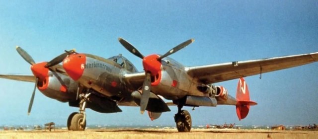 P-38_Lightning_of_the_95th_Fighter_Squadron_82nd_Fighter_Group.jpg