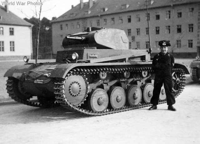 Panzer_II_А с непонятной пушкой.jpg