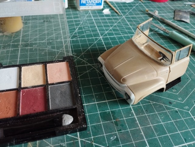 пигменты и кабина.jpg