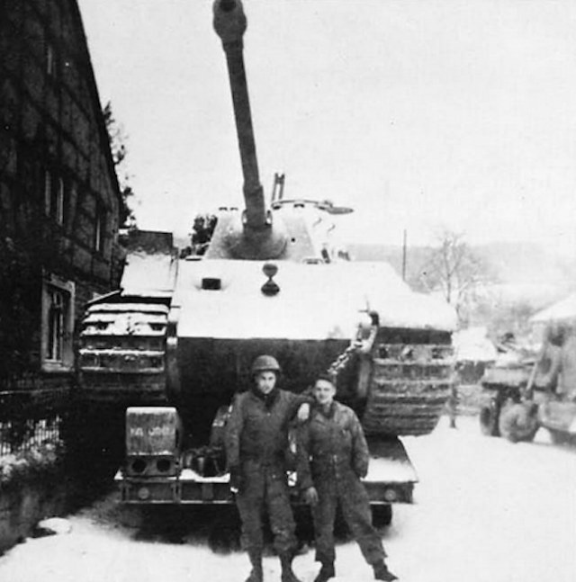 us-tiger-tank-in-snow.jpg