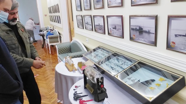 Дмитрий Куличенко и якоря.jpg