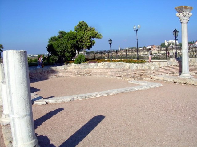 064 Храм рядом с собором.jpg