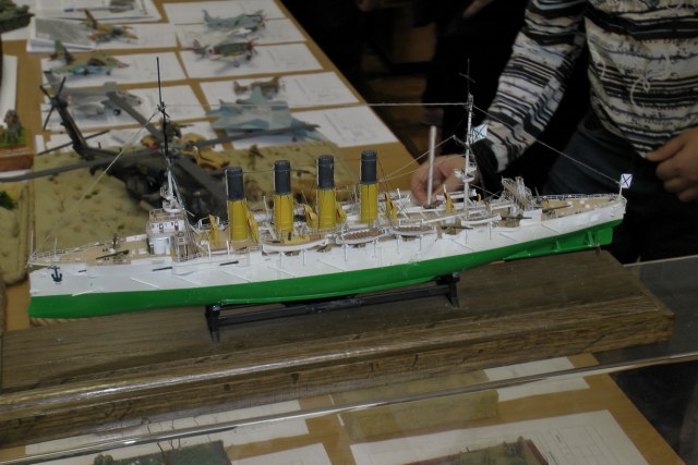 Старшая группа. 2 место. М 1-350. Крейсер Варяг, автор - Хрячков Илья.JPG