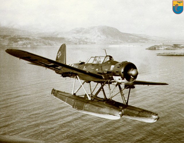 Arado-Ar-196A3-2.SAGr125-7R+HK-WNr-210-Suda-Bay-Crete-1942-02.jpg