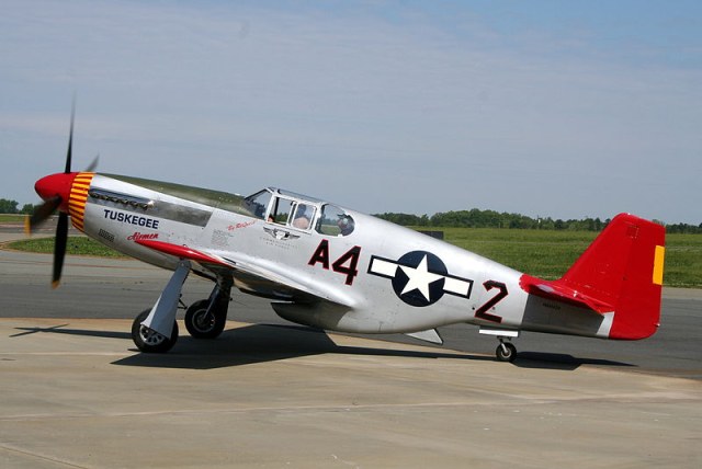 800px-P51_Mustang_Red_Tail.jpg