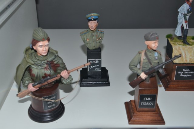 Бюсты работы Соломянко А.С ф.1.JPG