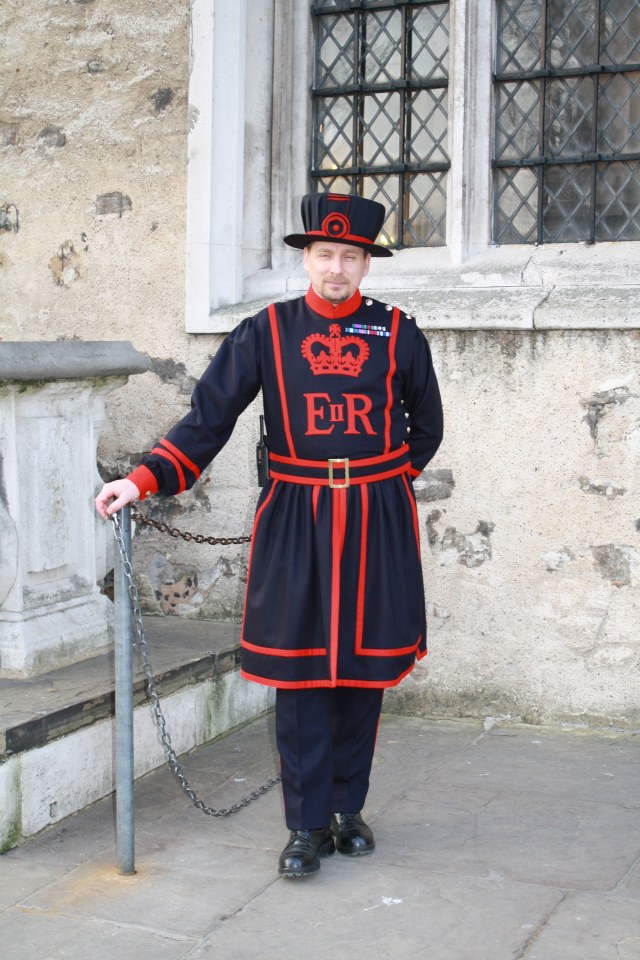 yeoman_warder_-_beefeater.jpg