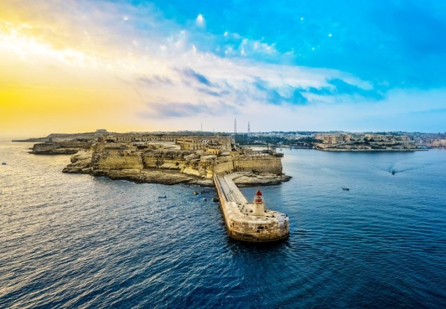 lighthouse-malta.jpeg