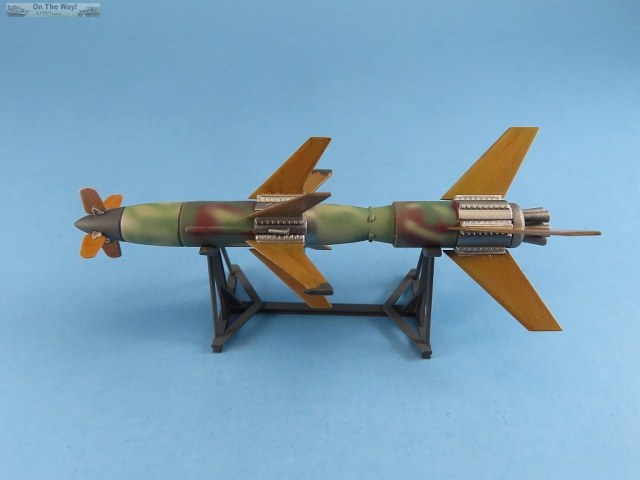 AlMagnus_ModelCollect_UA72072_pic03.jpg