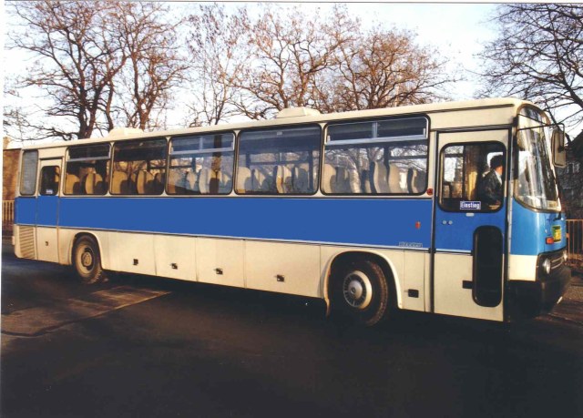 Ikarus 250 Reisebus1.jpg