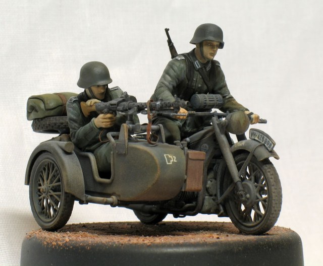 Мотоцикл BMW R-12 с экипажем