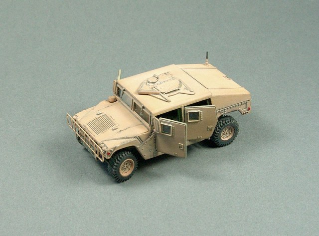 HMMWV (HUMMER)