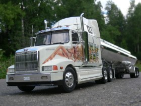 WesternStar 5964 SS "Wild cat" + "Beall" Tank Trailer