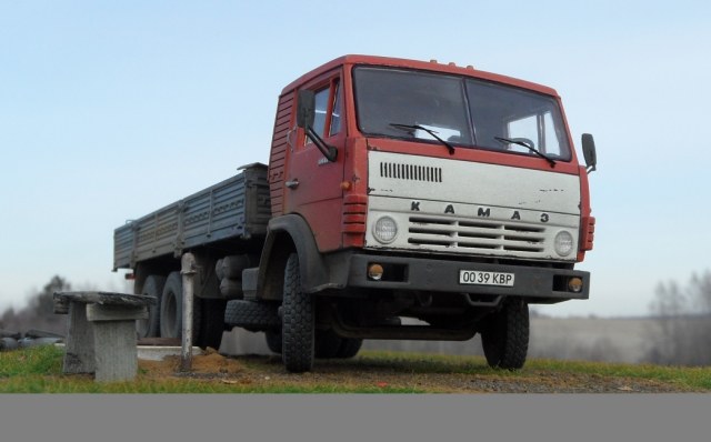 КАМАЗ-53212 бортовой