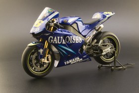 Мотоцикл Yamaha YZR-M1-04
