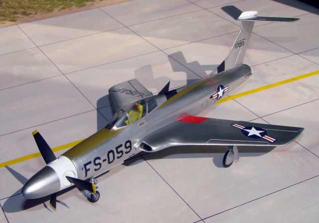 экспериментальный турбовинтовой истребитель XF-84H