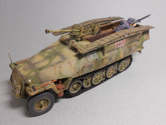 Sd.Kfz.251/7 Ausf.D PIONIERPANZERWAGEN w/2.8cm sPzB 41 AT GUN