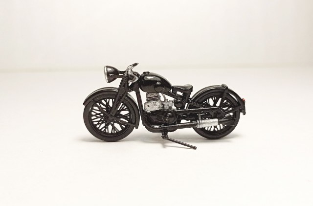 Мотоцикл ИЖ 8 1/43