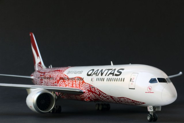 Boeing 787  Qantas VH-ZND