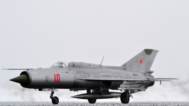 МиГ-21ПФМ 10 Красный