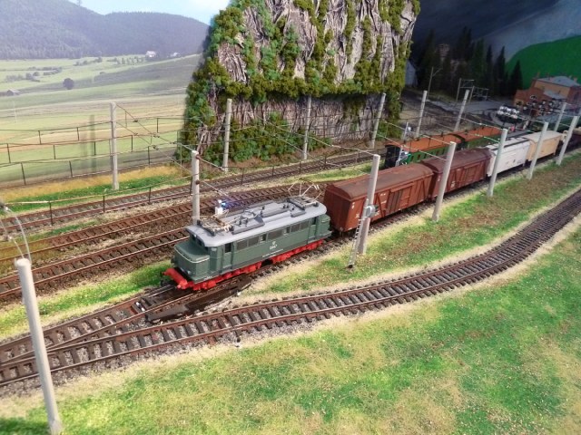 Электрвоз серии E44 №47.