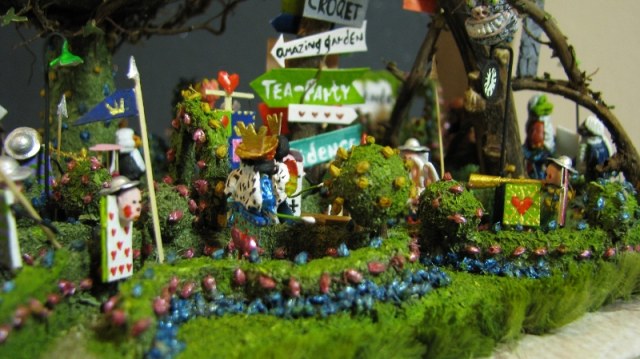 Алиса в стране чудес