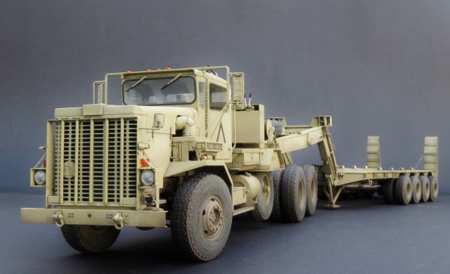 Седельный тягач M911 с полуприцепом M747