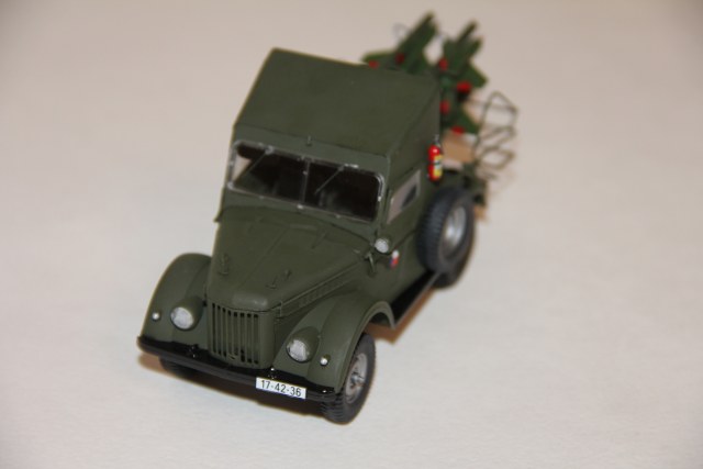 ГАЗ-69 с противотанковыми ракетами "Шмель"