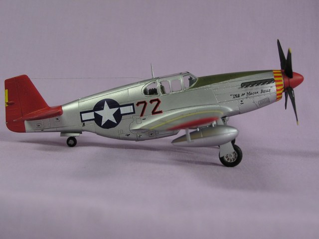 P-51 C Mustang "RED TAILS" Academy 1/72