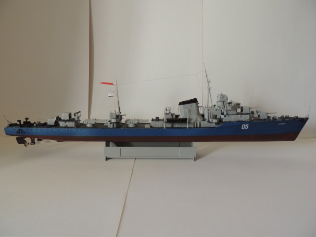 Эскадренный миноносец "Разумный" проект 7