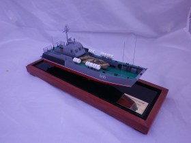 Модель десантного катера "Серна"